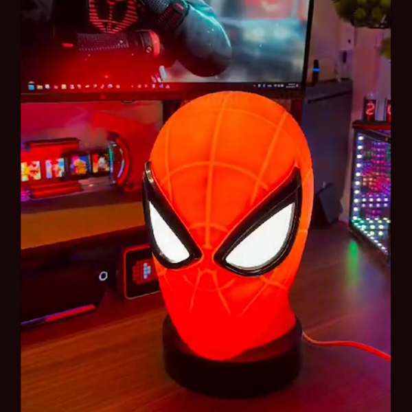 Luminária de Mesa Homem-Aranha: Iluminação Divertida e Temática para Quarto Infantil com Design Exclusivo do Super-Herói